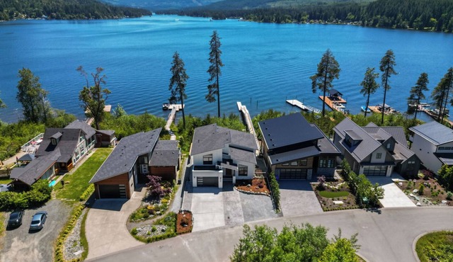 Kelly's Sunset Lake Retreat