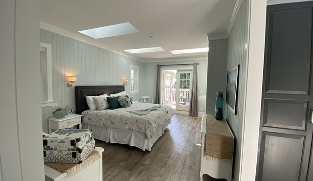 Kelowna Bed & Breakfast (CHATHAM HOUSE)