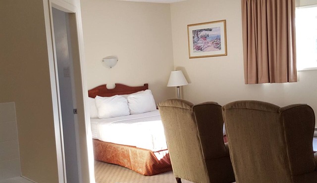 Knights Inn Lethbridge