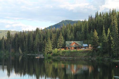 Lac Des Roches Resort