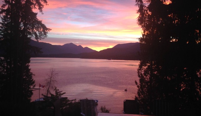 Lake Front cottage - Cozy winter fall and winter get away - Monthly discount