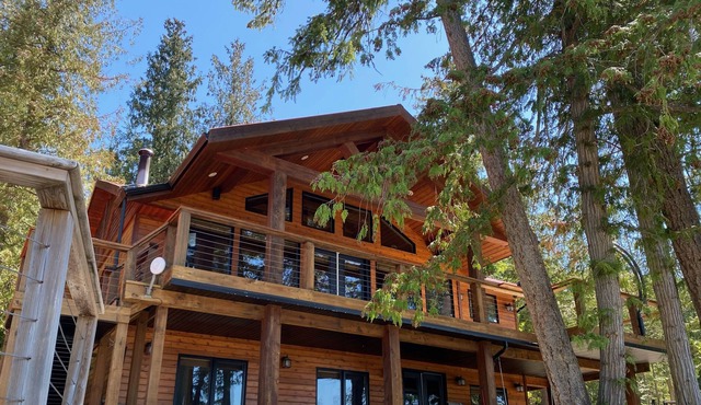 Lake Front Paradise! With Multiple Decks, Fire Pit, hot Tub, Dock, Bouy in Eagle Bay