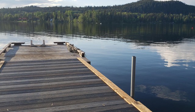 Lake front with a dock - great fishing, outdoor trails, hunting & water sports! in Lone Butte