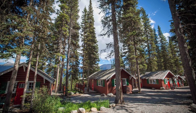 Lake Louise Cozy Cabin | Fireplace & Balcony
