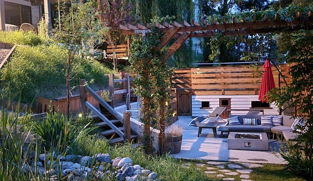 Lake views, backyard oasis, minute from beach, private, late-century modern home