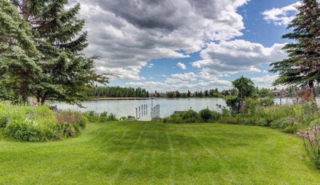 Lakefront 6BR home w/dock, hot tub, games, sleeps 16—perfect for families!