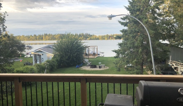 Lakefront home on Wizard Lake