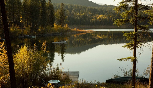 Lakefront Mountain Retreat + Heritage Cabin + RV parking!