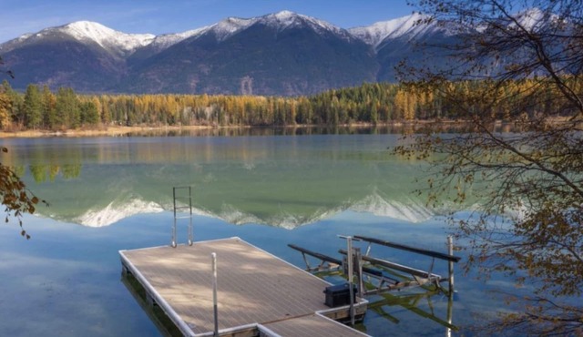 Lakefront Tie Lake l Hot Tub l Pool Table l A/C