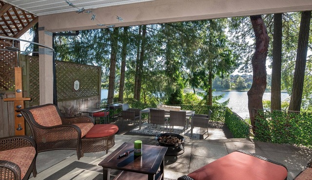 Lakefront/water activities/private/wifi/high cleaning standards/peaceful