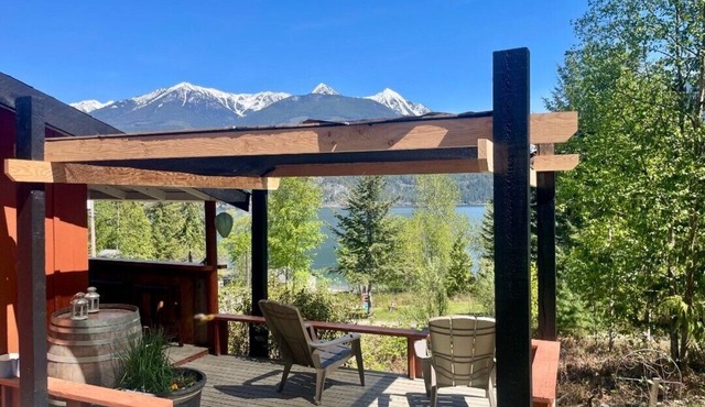 Lakeside Bungalow Cabin at Paradise Hills