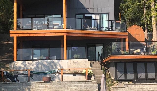 Lakeside Getaway at Christina Lake