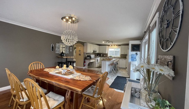Lakeview House in Alberta Beach with Wrap Around Deck
