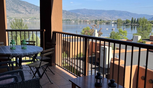Large Lakefront 3 Bed Condo With Gorgeous Osoyoos Lake and Mountain Views