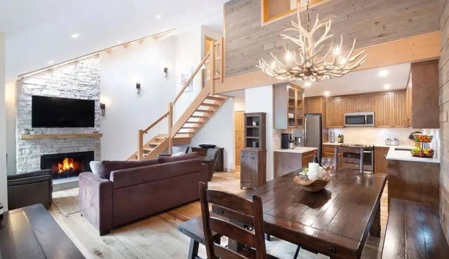 Large Village loft w/Private Hot Tub & Own Sauna