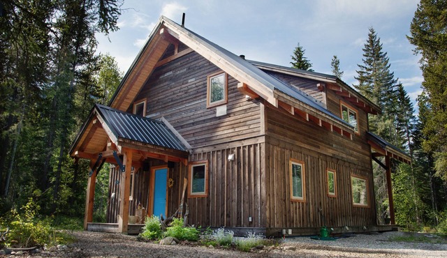 Leave your cares behind and come adventure in the Rocky Mountains. Book today!