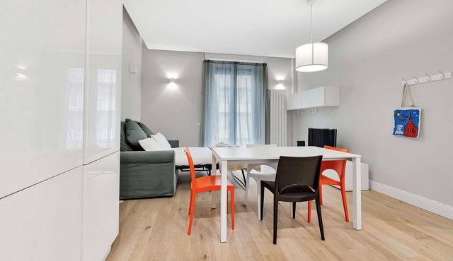 Lepetit 3 Welcomely - Two Bedroom Apartment, Sleeps 5 in Milan