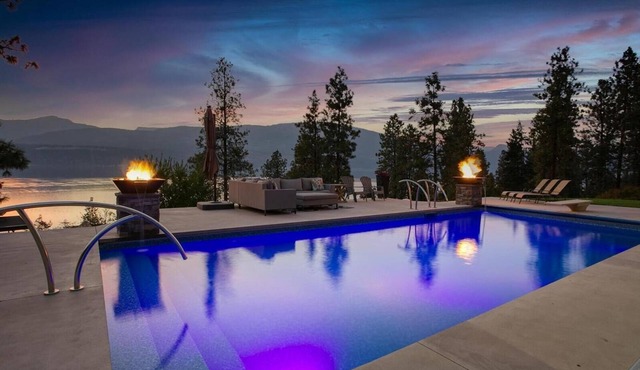 Licensed Luxury Okanagan Home with Pool