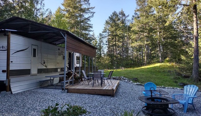 Lily Lake Rock RV surrounded by nature