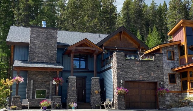 Logues Lodge Kimberley Chalet @ Ski Hill & across from Trickle Creek Golf Course