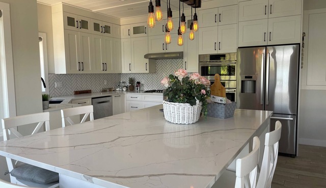 Long term rental only! Gorgeous Lakefront Property on Kalamalka Lake.
