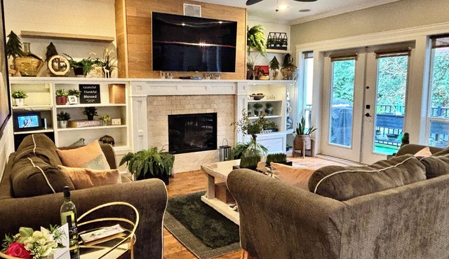 Lux Bear Mountain 2 Bedroom - Rainforest View - Vacation Home, Sleeps 4