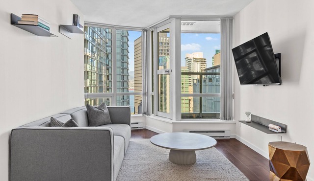 Luxurious 1BD Condo in Downtown Vancouver - Coal Harbor