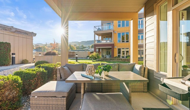 Luxurious Lakeside Living at The Strand! Pool, Hot Tub & Beach Access!