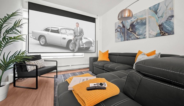 Luxury 3 Bedroom Townhome in Downtown Vancouver with Rooftop Patio