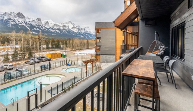 Luxury 8-BR Home Thoughtfully Designed for Families + Best Amenities in Canmore