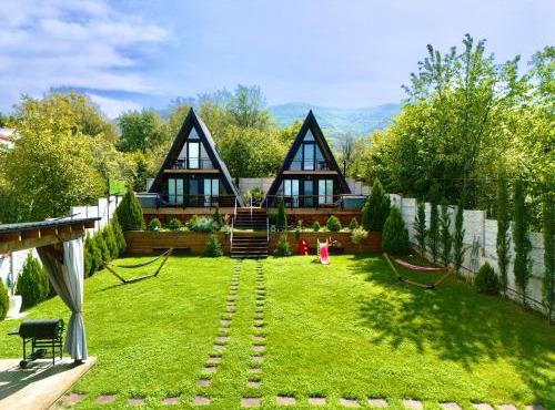 Luxury Cottages with Hot Tubes, Garden and BBQ in Mtskheta