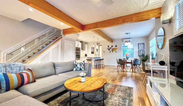 Luxury Home on the Drive with AC (Family-Friendly & Business Travel Ready)