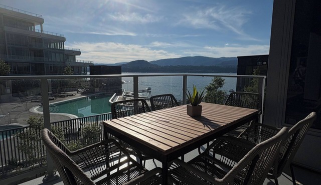 Luxury Lakefront Retreat | Beach, Pool, Hot Tub & Stunning Sunsets