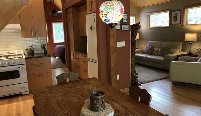 Luxury Loft - Quiet rural setting - 5 min from the beach!