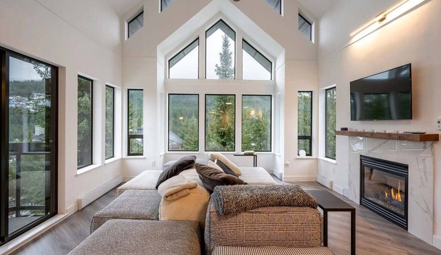 Luxury | Mountain views | Free parking | AC | BBQ