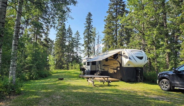 Luxury Offgrid RV with AC in Lac Ste Anne County