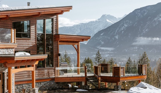 Luxury Ski Chalet in Revelstoke - Stunning Views & Ultimate Privacy
