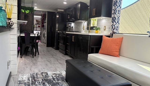 Luxury Tiny by Tiny Hamptons - Chef’s Kitchen in Clermont