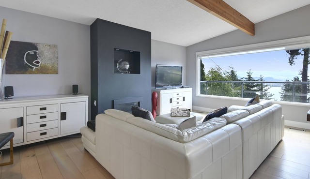 Million Dollar View Close to Wineries, Golf, Beaches, Family friendly, Hot Tub
