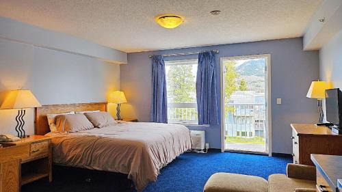 Misty Mountain Inn & Suites