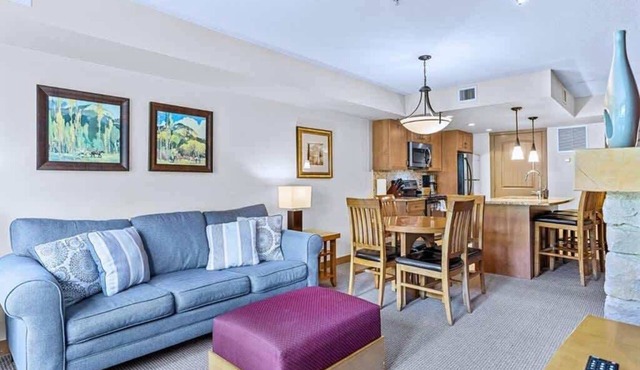 Modern 1BR Copperstone Hideaway