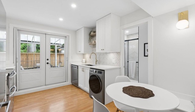 Modern 1BR + Murphy Bed Garden Suite | Steps to Trails & Transit | Pet Friendly