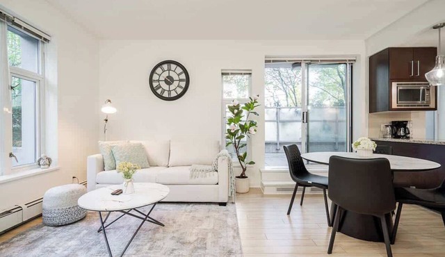 Modern 3BR 4 Beds Prime Downtown Spot