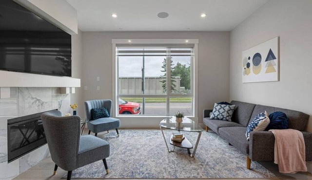 Modern 3Br Altadore Home Near Downtown