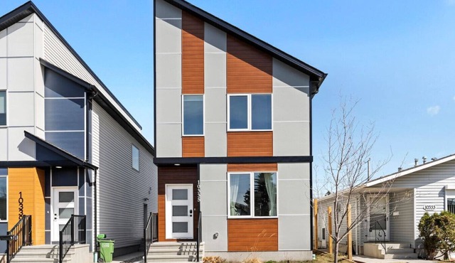 Modern Luxury Home - King Bed Arcade WEM A/C