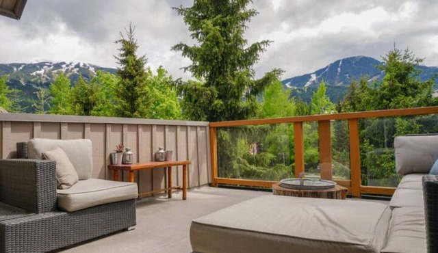 Modern Mountain Getaway