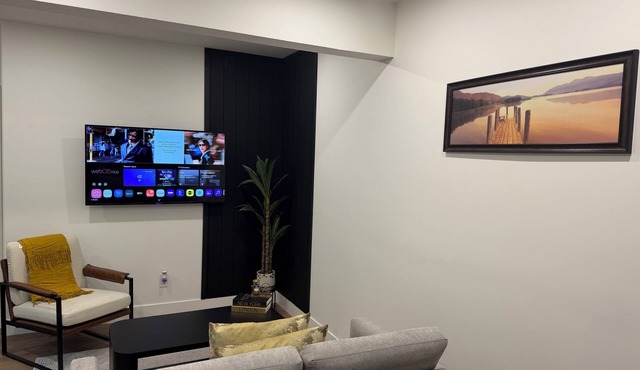 Modern | Quiet | Cozy 2BR Retreat in Fenwyck Spruce Grove