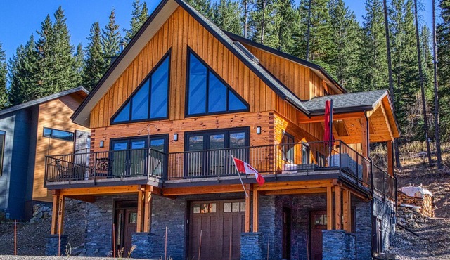 Modern Ski-In/Ski-Out Cabin in Panorama