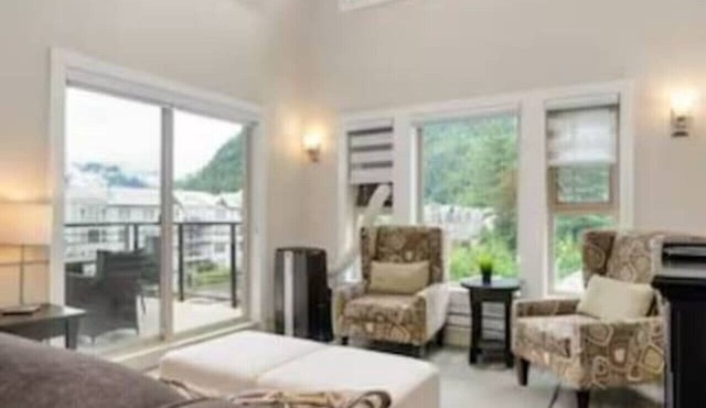 Mountain View Penthouse 7BR Combo Rooftop Bliss in Harrison Hot Springs
