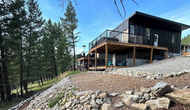 Mountainside Getaway with Games Room